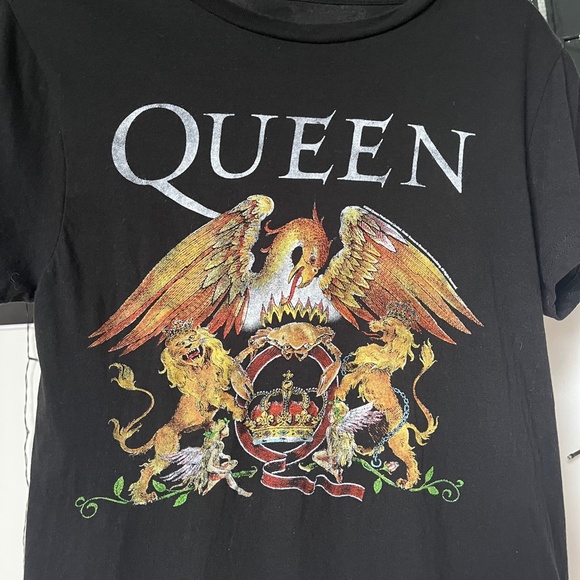 Queen A Day at the Races Band Tee - Picture 2 of 4